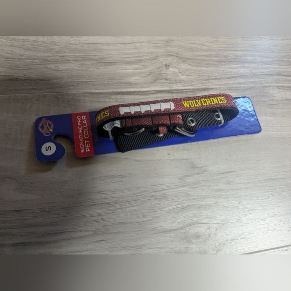 Pets First dog collar NCAA Michigan Wolverines Football small adjustable - Picture 2 of 4